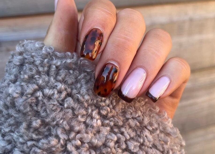 Stylish tortoiseshell and pink nail art at Beauty and Nails by Tamsin, Middlesbrough, England, GB.