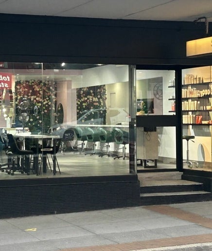 Imagen 2 de Solace The Hair & Beauty Space