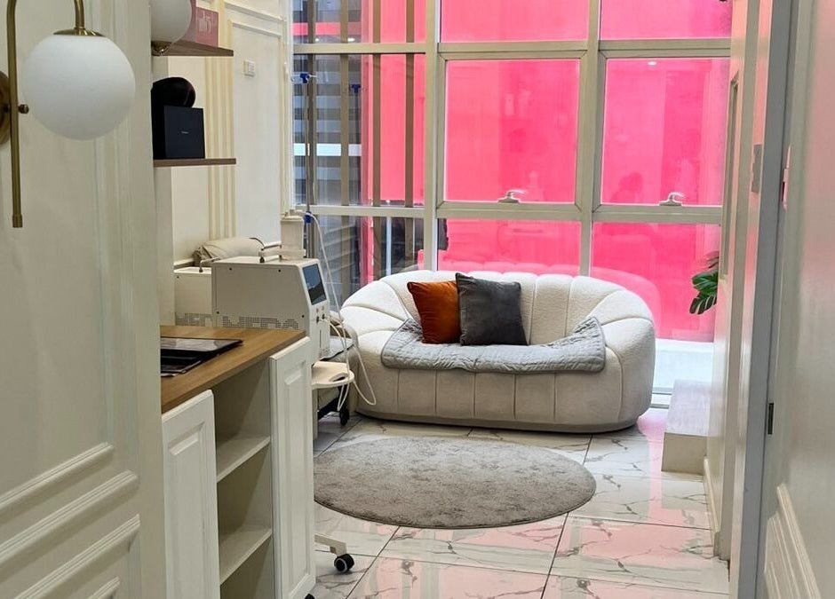 Cozy sitting area at Mira Beauty Clinic, Taguig, Metro Manila, PH with modern decor and natural light.