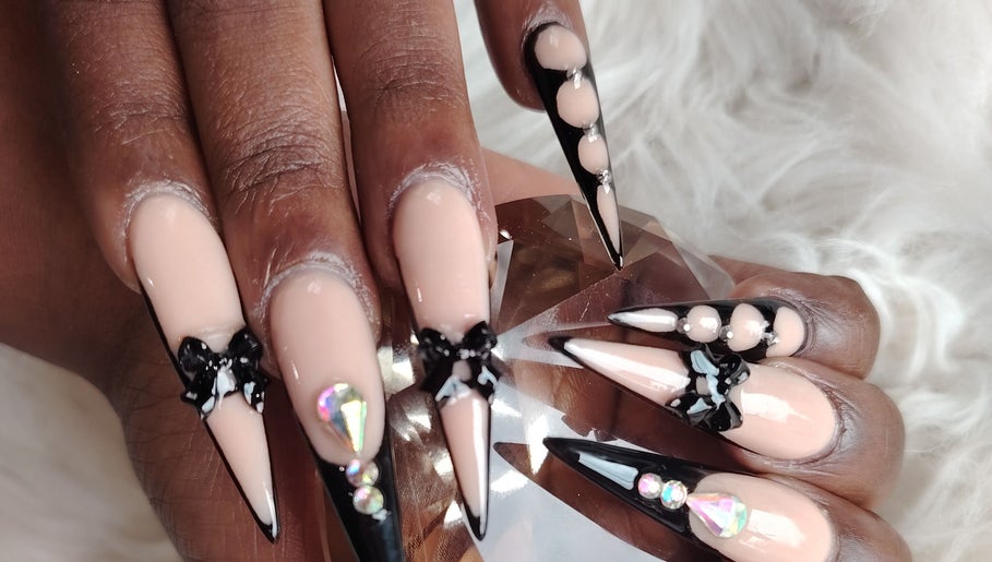 Map's Nails Studio and Training image 1