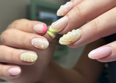 Manicura creativa en Moments The Nails Place Escazu, San Rafael, San José, CR.