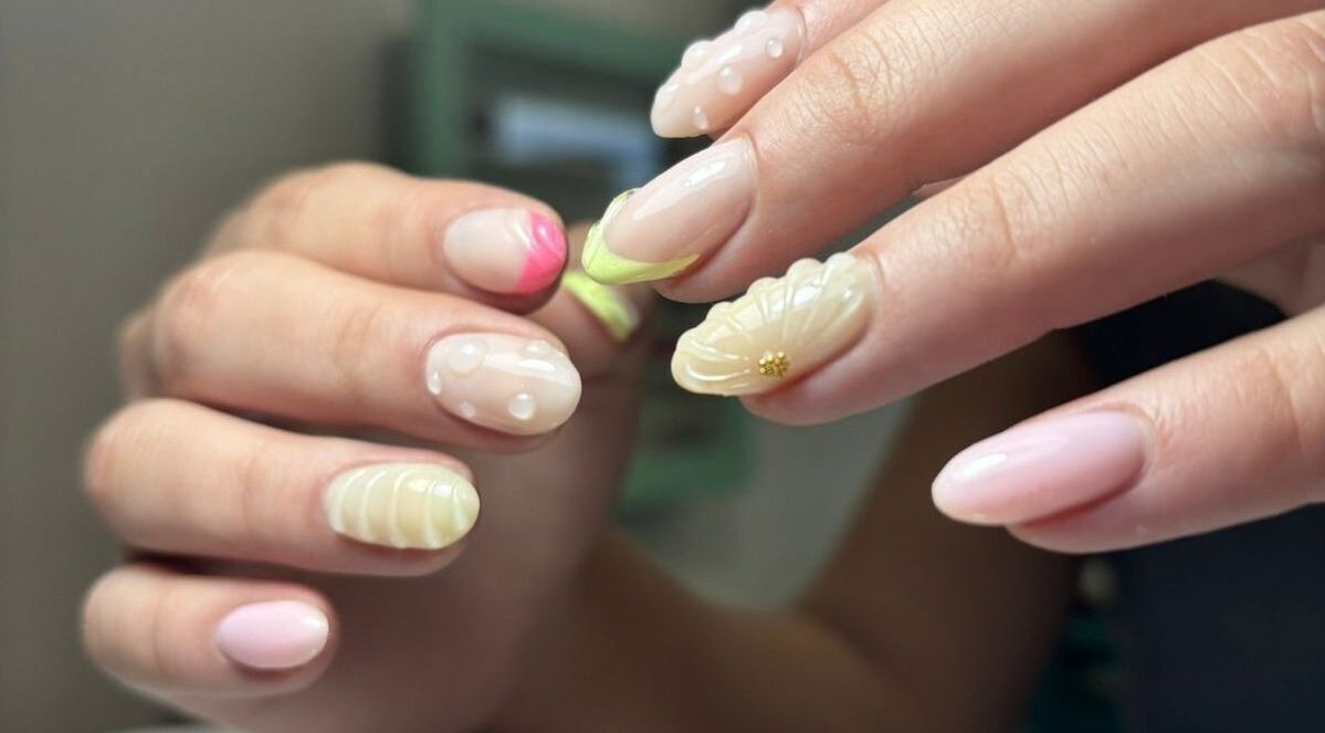 Manicura creativa en Moments The Nails Place Escazu, San Rafael, San José, CR.