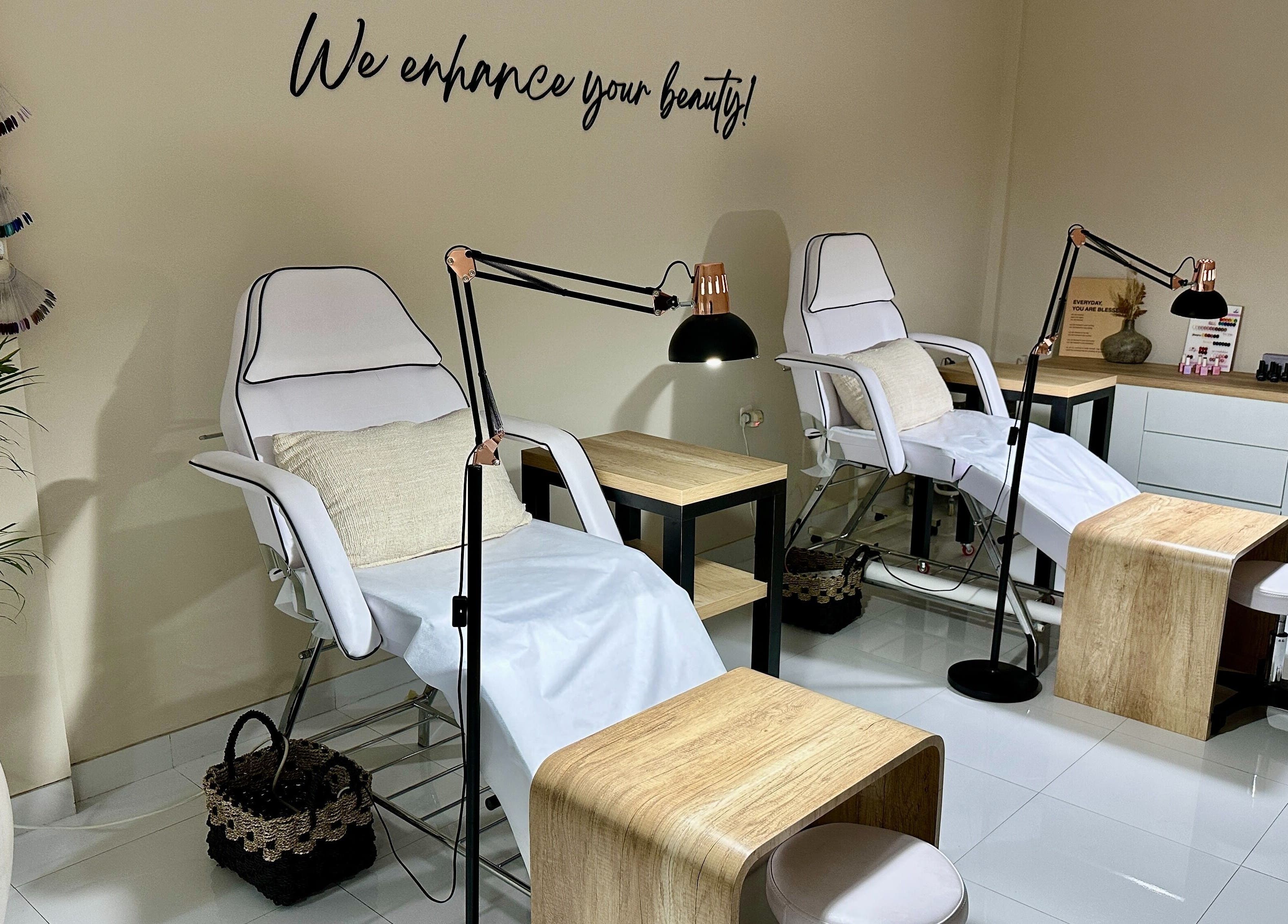 Kembali Nails & Beauty Studio's serene interior in Kab. Badung, Bali, ID offers a tranquil nail care experience.