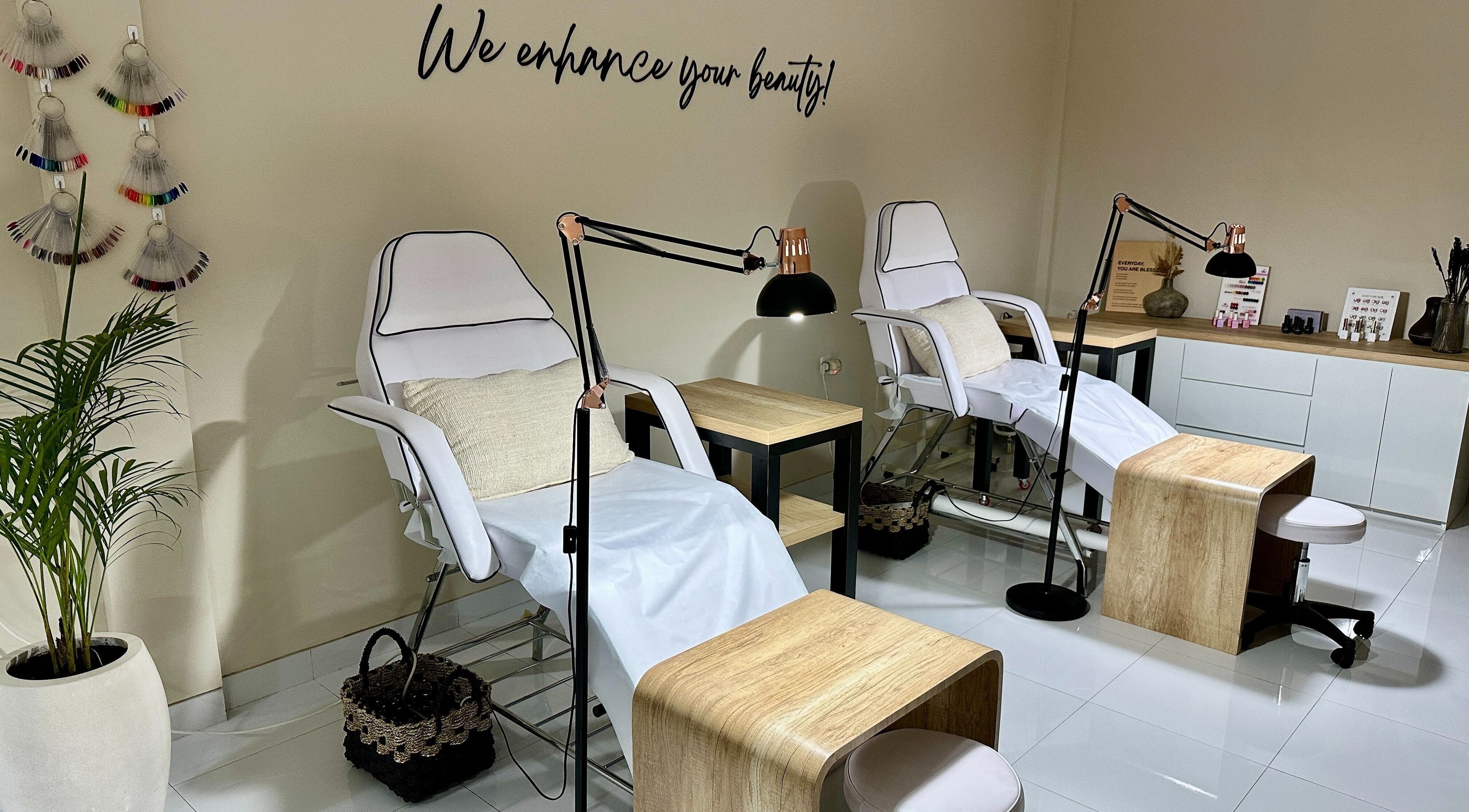 Kembali Nails & Beauty Studio's serene interior in Kab. Badung, Bali, ID offers a tranquil nail care experience.