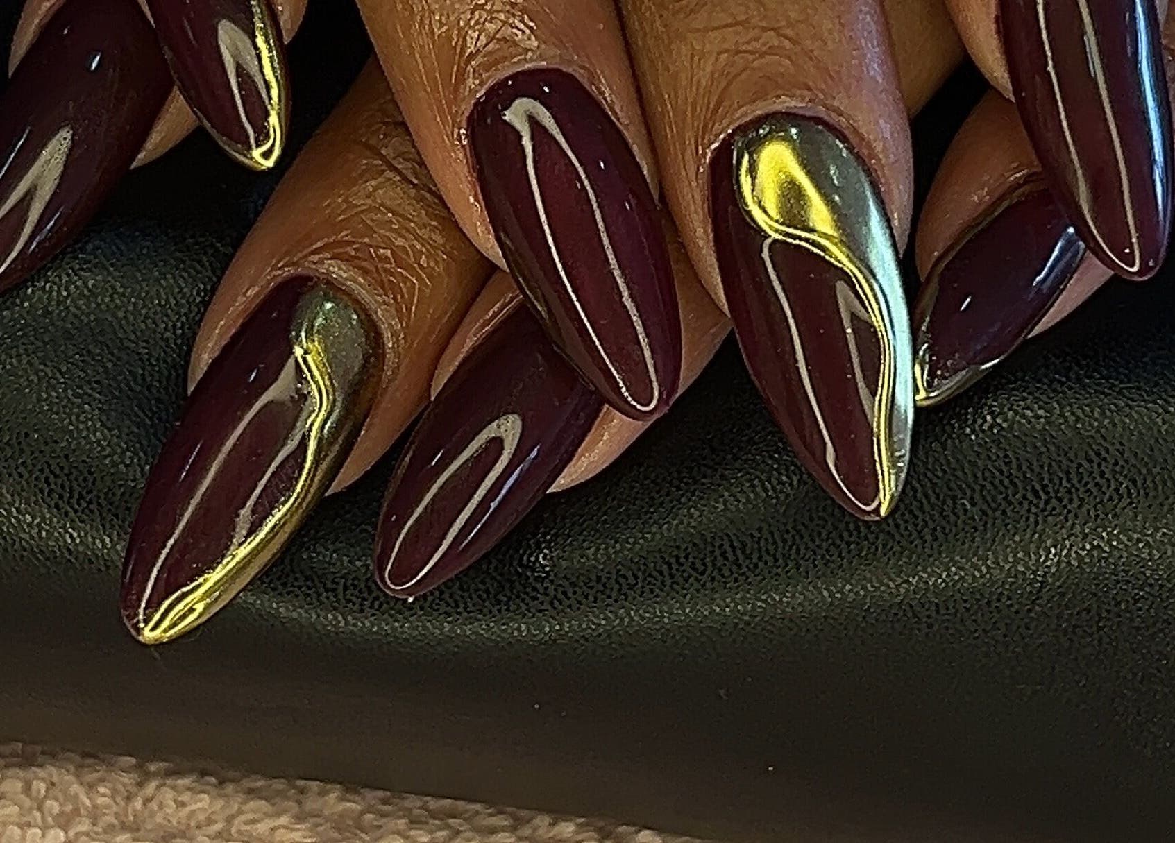 Stylish manicured nails with elegant designs at ROZÏÏ JŪ, East London, Eastern Cape, ZA.