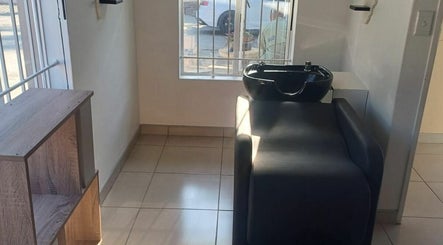 Εικόνα Nalane Hair Spa & Salon 2