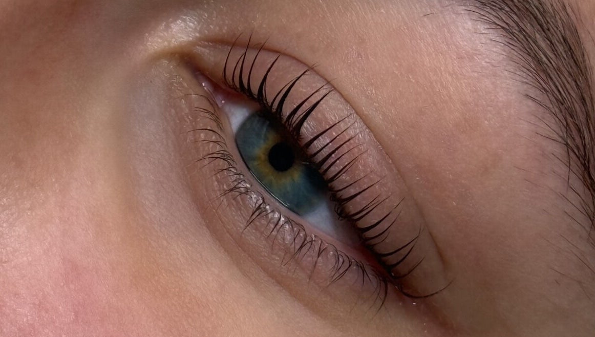 Cils magnifiquement recourbés à Espace Cils +, Boucherville, Québec, CA.