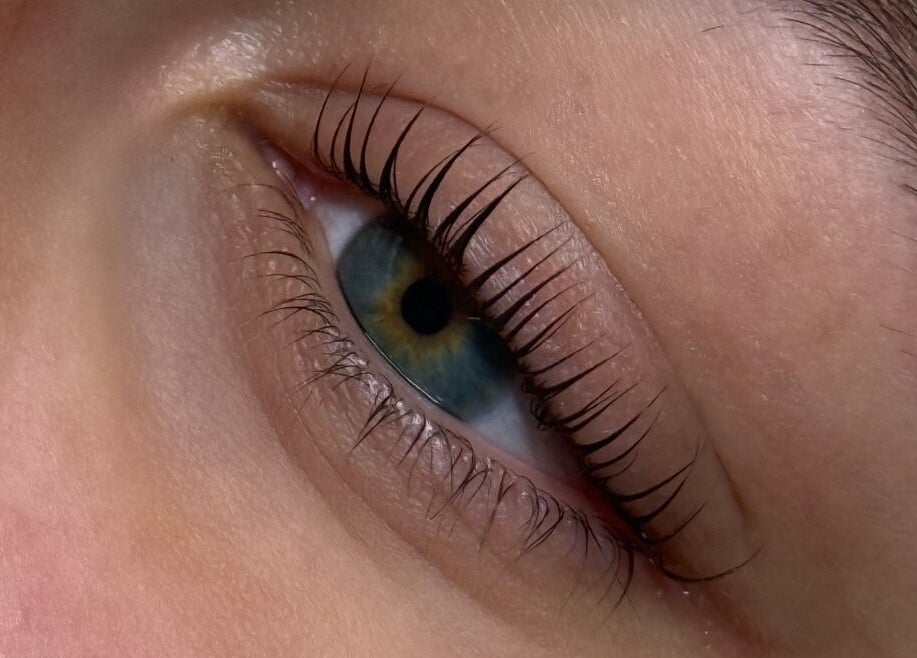 Cils magnifiquement recourbés à Espace Cils +, Boucherville, Québec, CA.