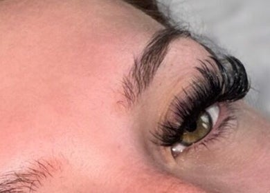 Close-up of lush eyelash extensions at Cait’s Lash Lounge, South Ockendon, England, GB.