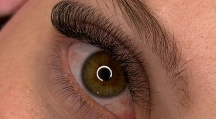 Sb Lash & Co imej 3