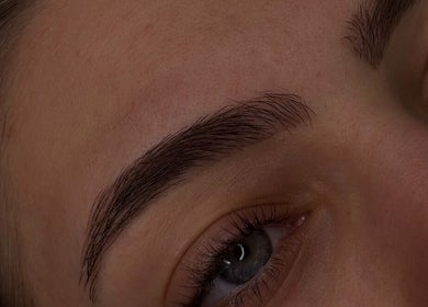 Precisely groomed eyebrows at Sb Lash & Co in Melbourne, Victoria, AU creating a polished look.
