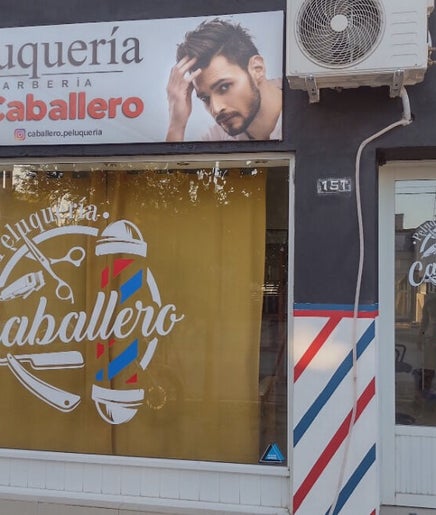Peluquería caballero imagem 2