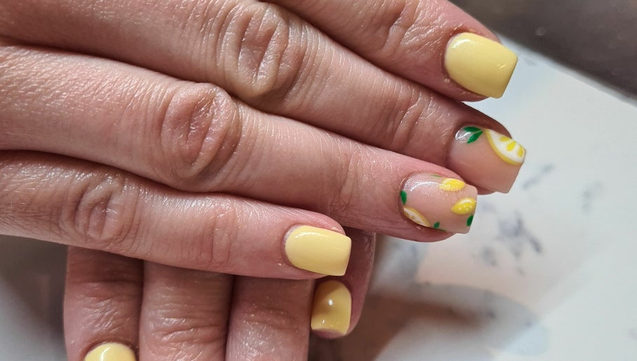 hình ảnh 1 của Nails by Crystal