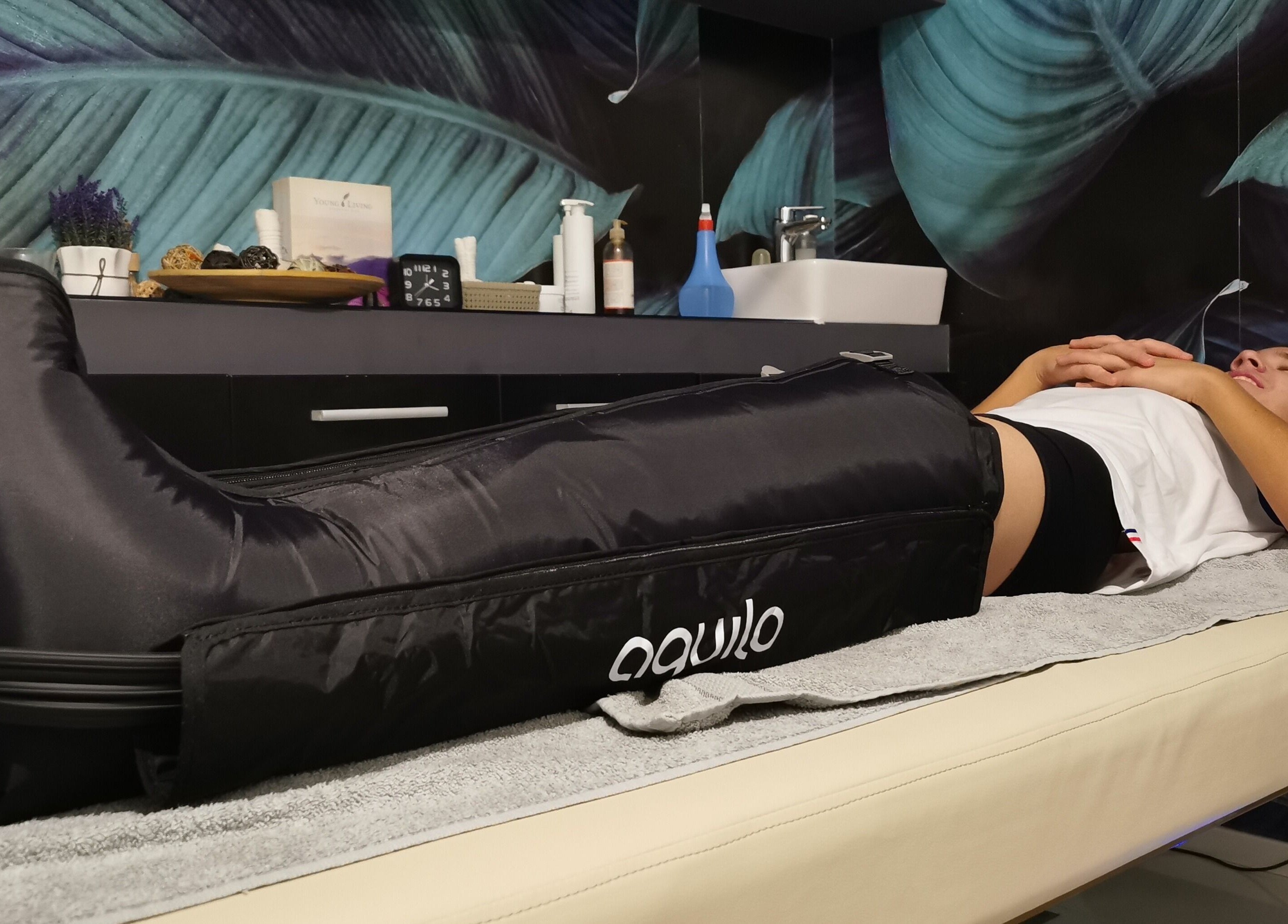 Client enjoying compression therapy at Physio Spa- Fizio Spa, Zrenjanin, Vojvodina, RS.