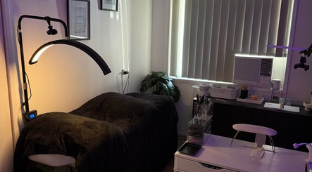 Dlux Beauty Bar