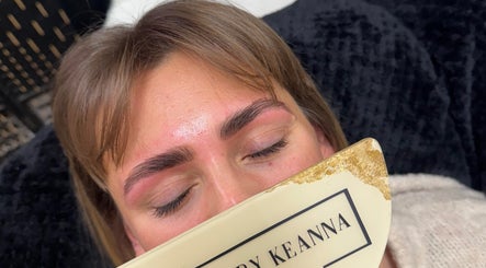 Expert eyebrow styling at Browsbykeanna in Spilsby, England, GB. Perfectly shaped and defined brows.