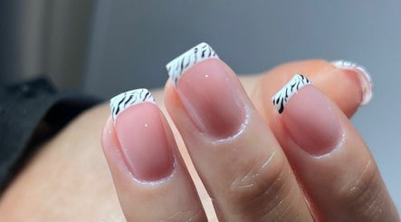 Mirage French Nails imagem 2