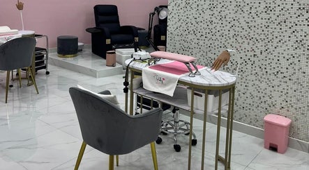 The Pinky Beauty Lounge