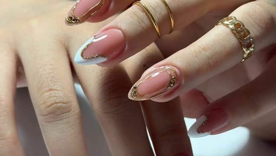 Manicurista Dayana image 1