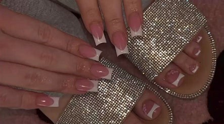 Hermosas uñas acrílicas con detalles brillantes en 100 sharptown center Houston Texas 77036, Houston, Texas, US.