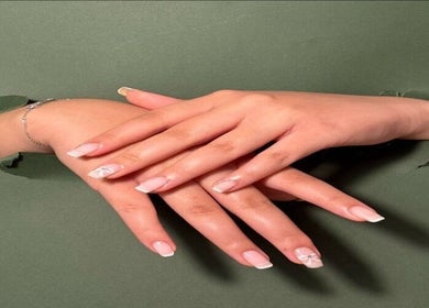 تصميم أظافر فرنسي أنيق في Repose Nail Spa, الرياض, منطقة الرياض, SA