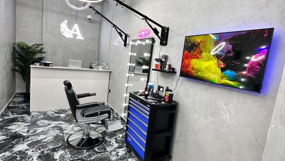 A club barbers, bild 1