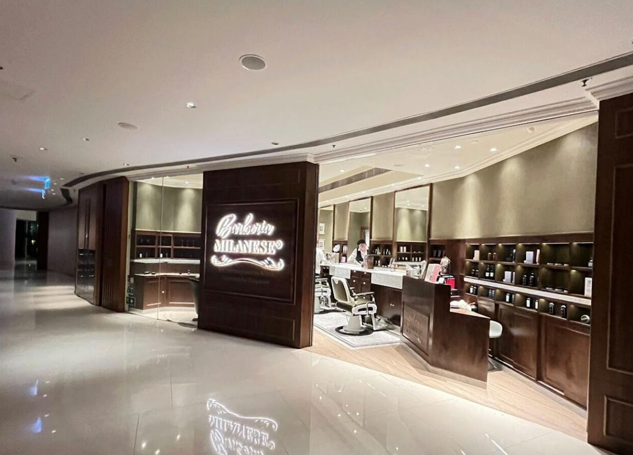 Lobby view of Barberia Milanese in 九龍, 九龍, HK, showcasing luxurious interior design.