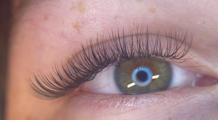 Indigo Lashes By Em image 3