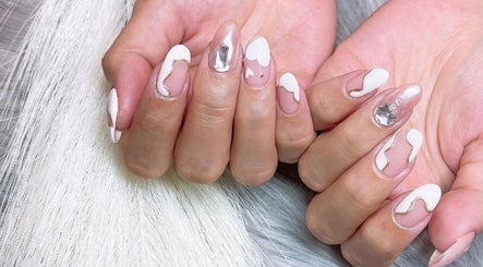 Elegant nail art design at Shyunmija, Kuala Lumpur, Wilayah Persekutuan Kuala Lumpur, MY.