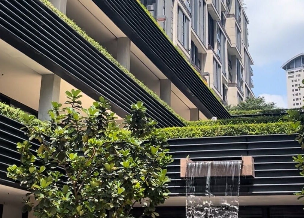 Shyunmija Arcoris (Mont Kiara) building facade with greenery and waterfall, Kuala Lumpur, Wilayah Persekutuan Kuala Lumpur, MY.