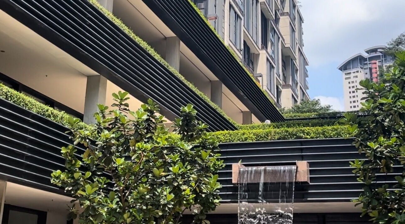 Shyunmija Arcoris (Mont Kiara) building facade with greenery and waterfall, Kuala Lumpur, Wilayah Persekutuan Kuala Lumpur, MY.