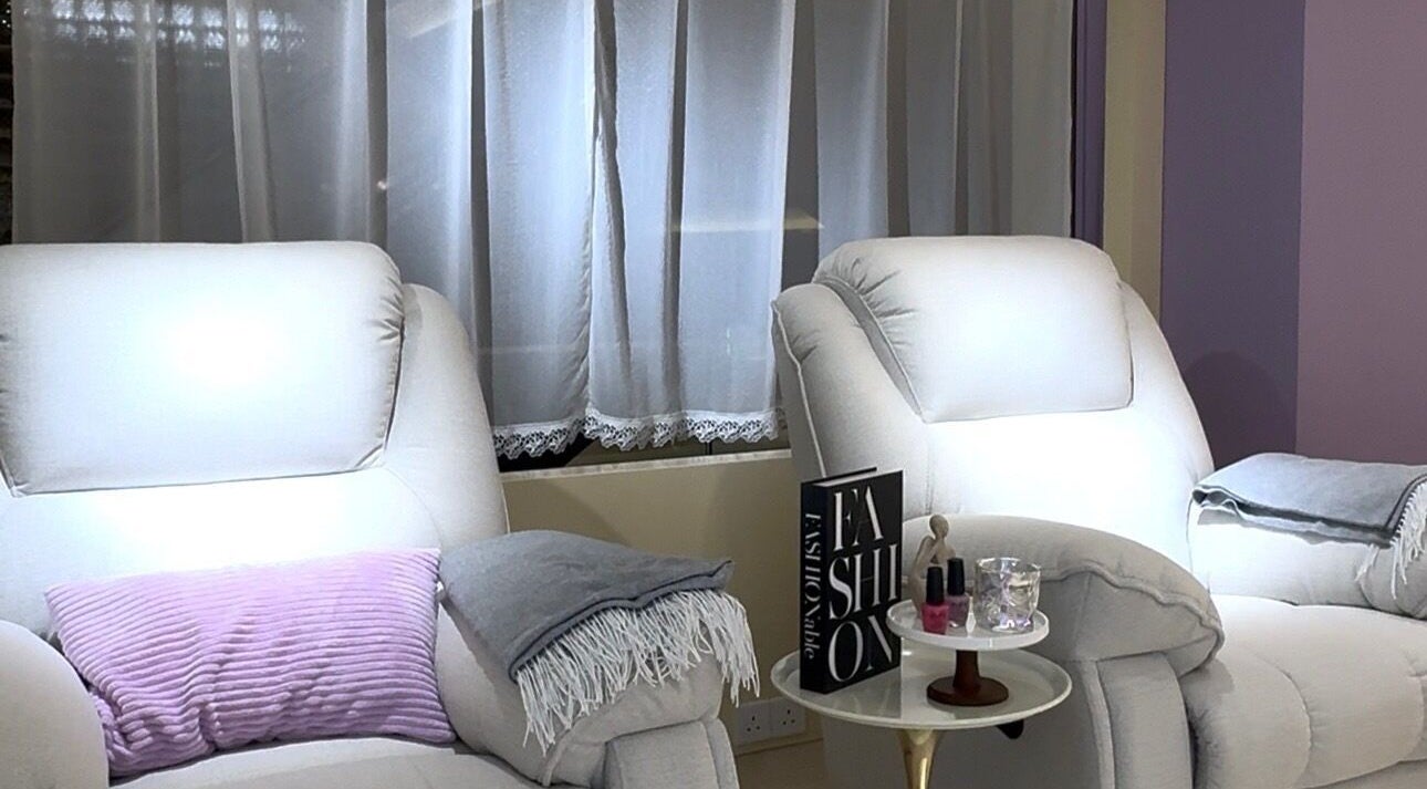 Relaxing lounge chairs in Shyunmija LOT10, Kuala Lumpur, Wilayah Persekutuan Kuala Lumpur, MY.