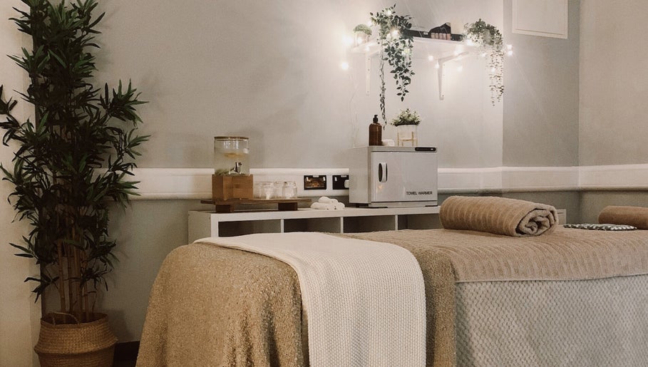 HB Holistic Massage imagem 1