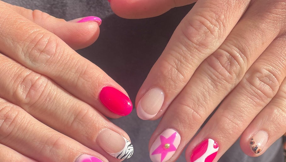 Pink haven Nail Studio зображення 1