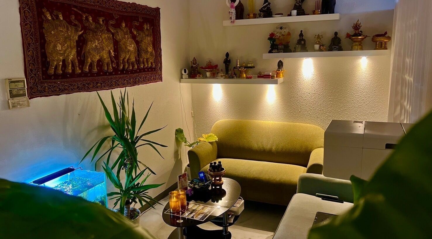 Cozy wellness lounge at 〒105-0003 Tokyo, Minato City, Nishishinbashi, 1 Chome−18−11, Minato City, Tokyo, JP.