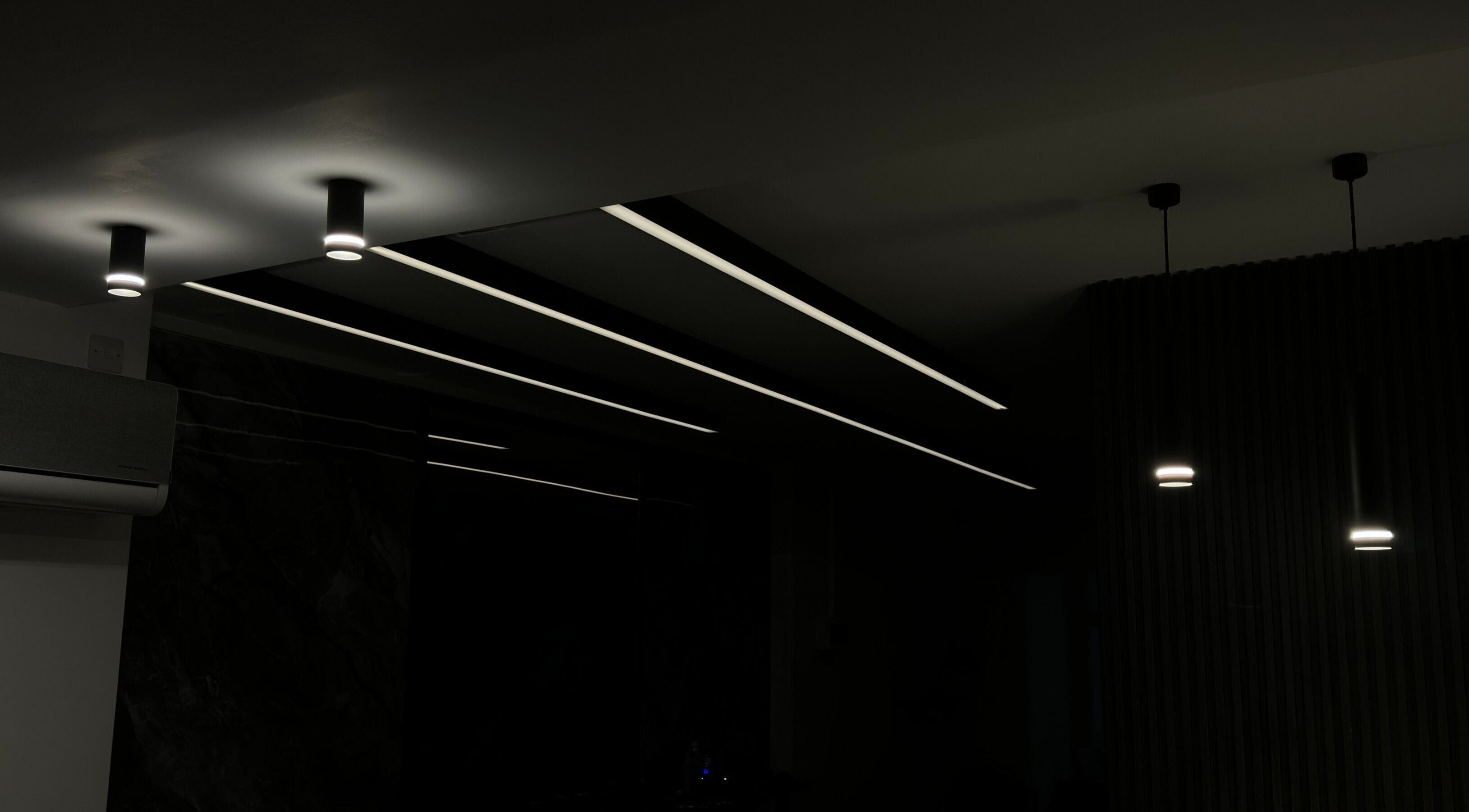 Stylish ceiling lights at Portal Hairsalon, enhancing the ambiance in Limassol, Limassol, CY.