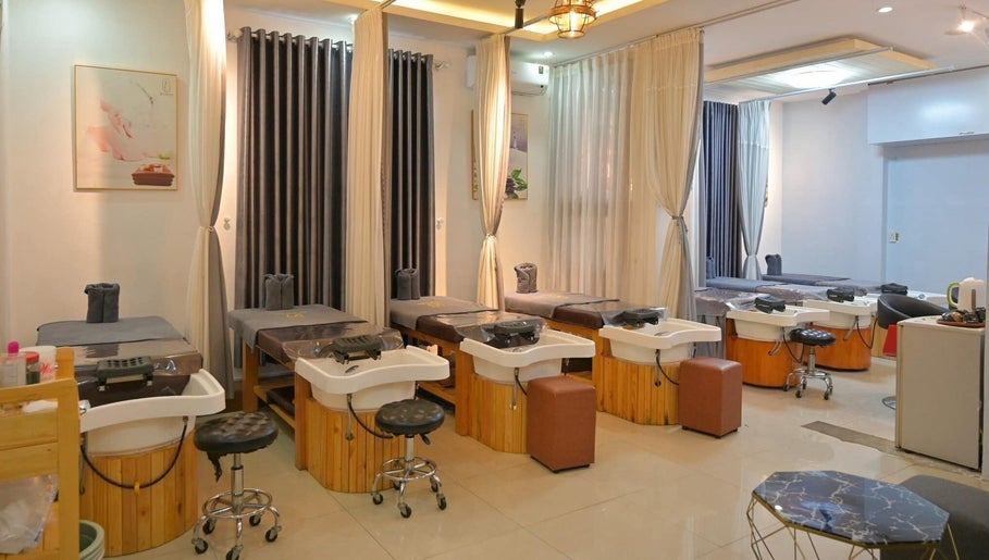 Len Spa (Shampoo, Nails & Massages) image 1