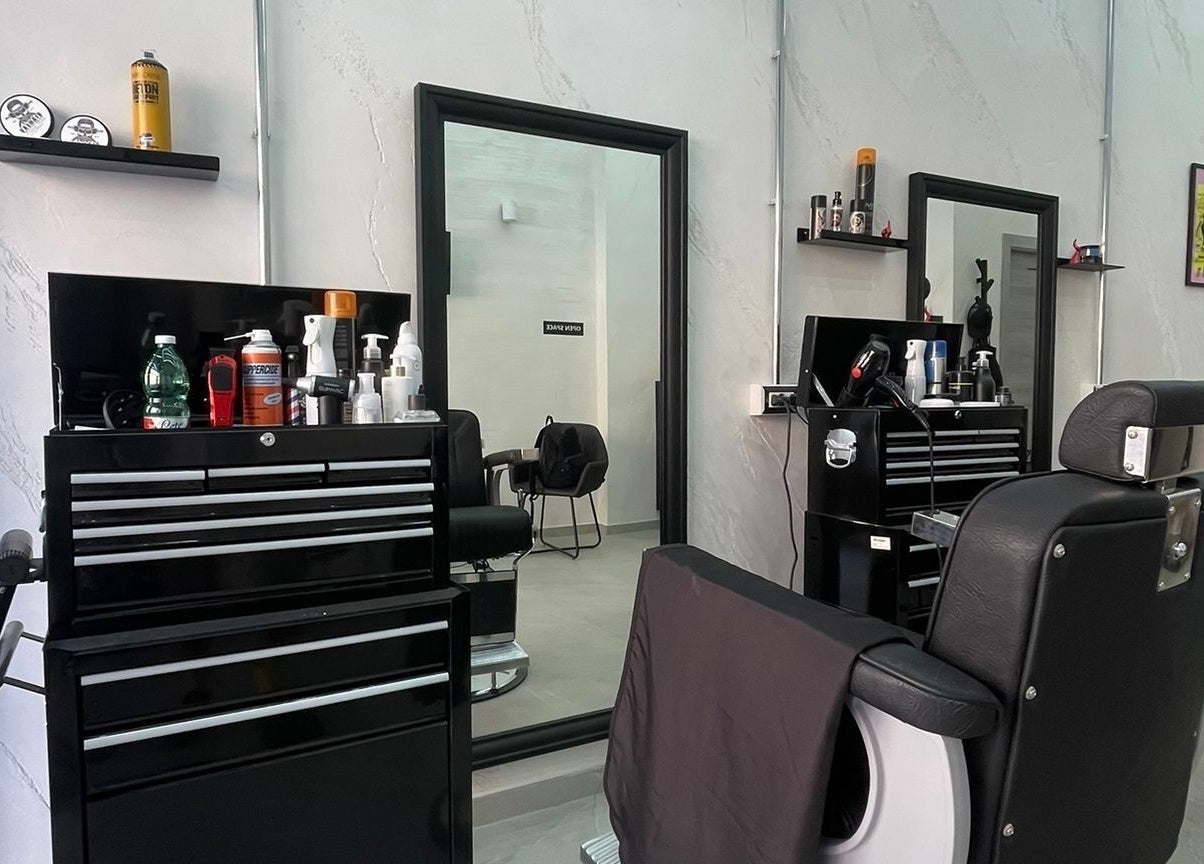 Elegante postazione parrucchiere in OPEN SPACE CREATIVE STUDIO, Napoli, Campania, IT.