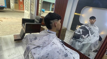 El nany barbershop image 2