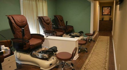 ZEN NAILS AND DAY SPA image 2