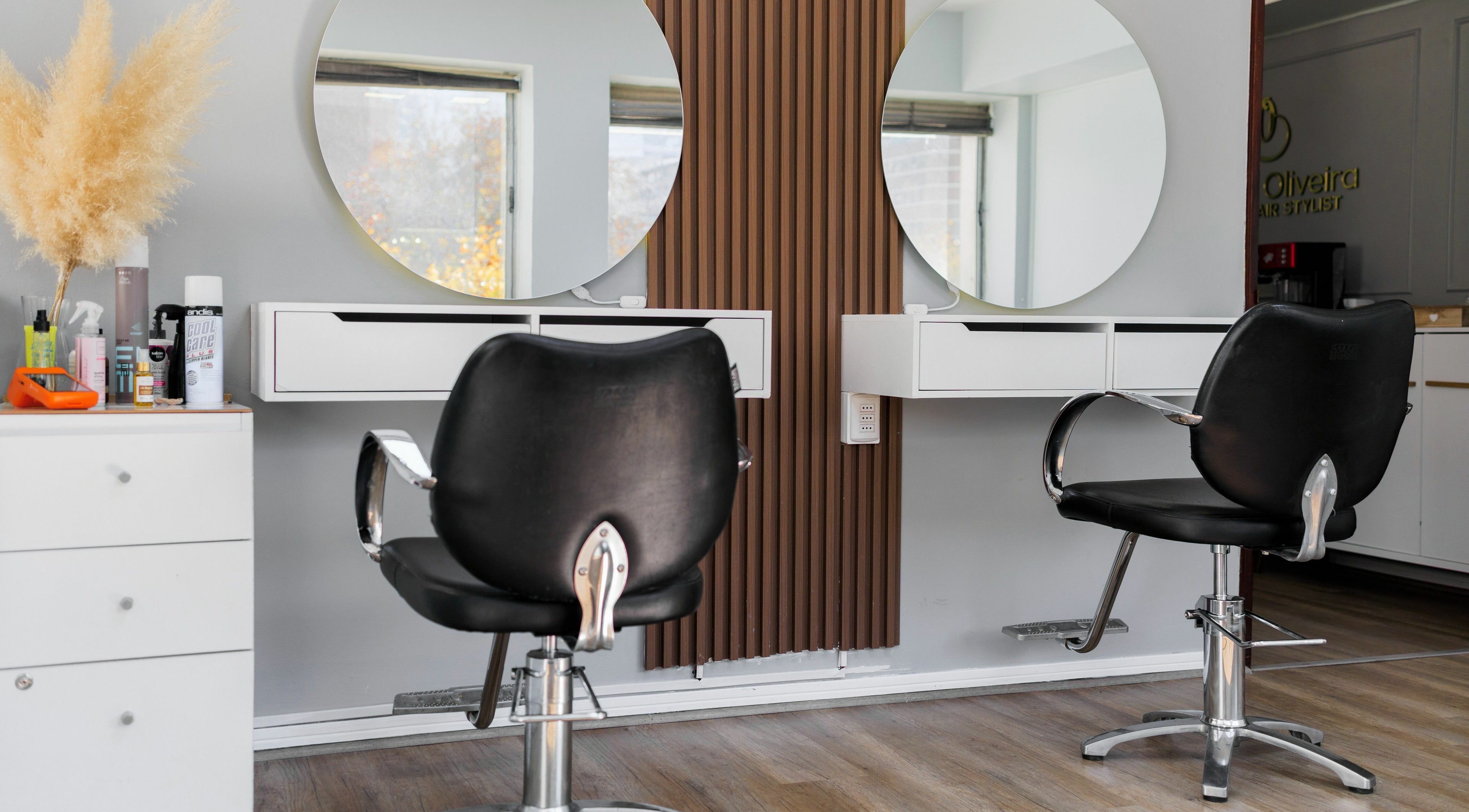 Sillas de peinado en Marcelo Oliveira Hairstylist, Providencia, Región Metropolitana, CL.