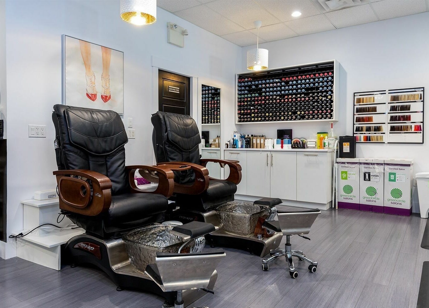 Luxury pedicure chairs at Le Salon Dieppe, Dieppe, New Brunswick, CA, offer a relaxing beauty experience.