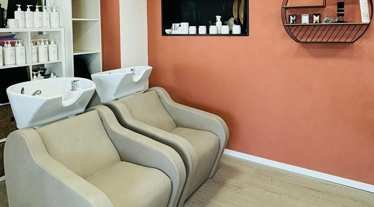 Stations de lavage modernes chez Newstyl à Loireauxence, Pays De La Loire, FR, ambiance élégante et accueillante.