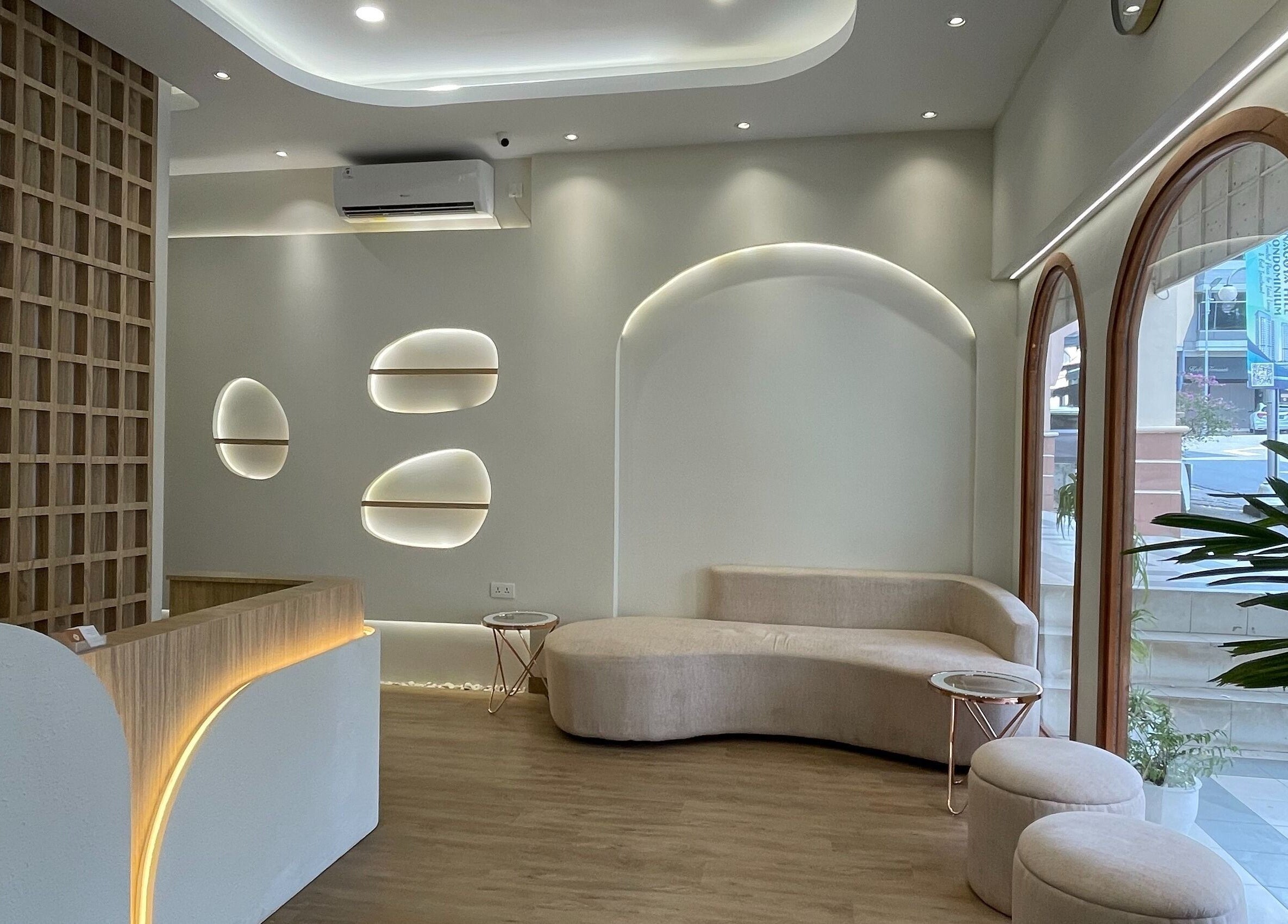 Stylish interior of Skin Central in Batam, Kepulauan Riau, ID, featuring modern seating and ambient lighting.