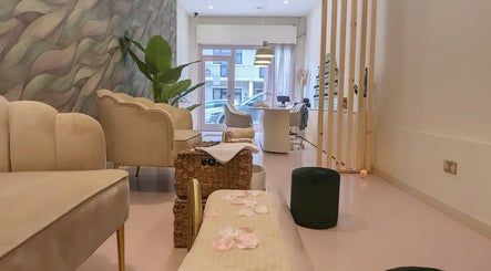 Εικόνα Blush Forest Studio 2