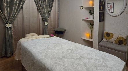 Luxury Thai Massage va