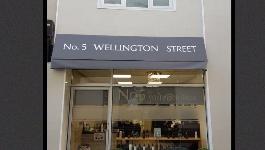 Serendipity Beauty entrance showcasing No.5 Wellington Street in Douglas, GB.