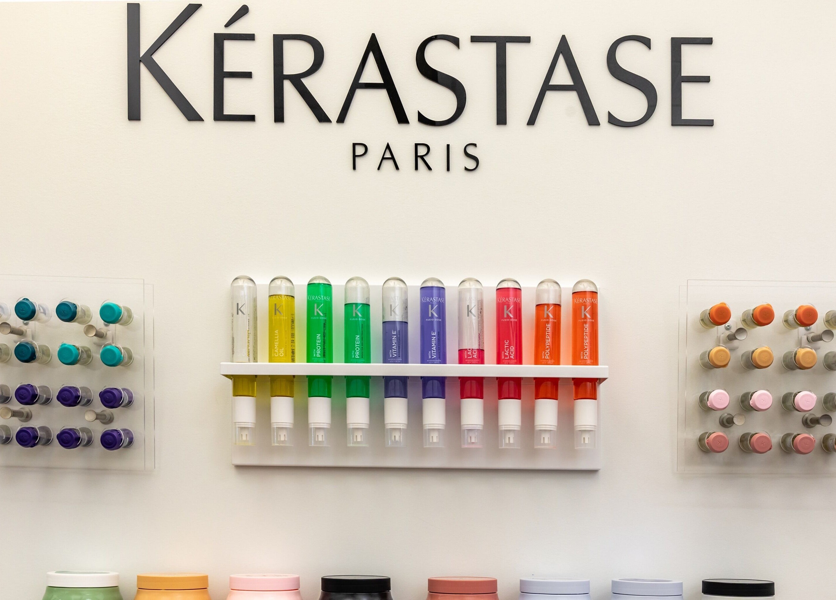 Produits capillaires chez Concept Fuzion Coiffure à Beloeil, Québec, CA, mettant en avant Kérastase.