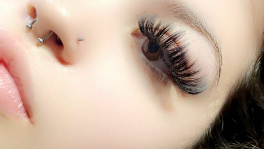 Lashes by anni image 1