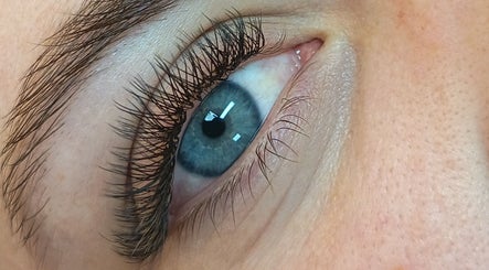 Closeup of voluminous lashes from Salon@735, Pretoria, Gauteng, ZA, showcasing expert beauty service.